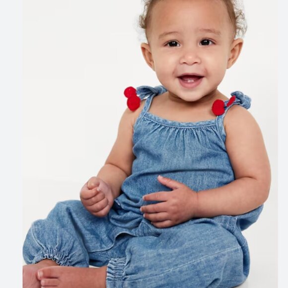 Old navy jumpsuit - Picture 2 of 3